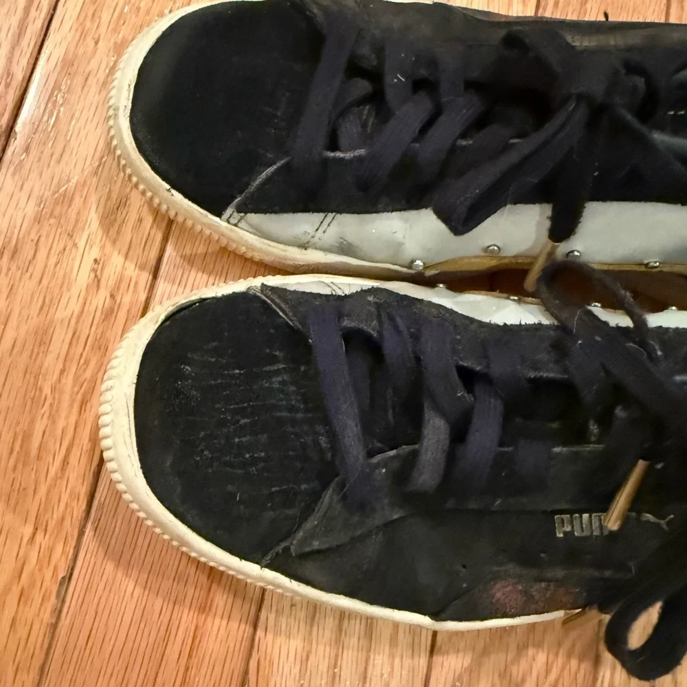 Puma Godzilla Men’s Black and Gold Sneakers WELL WORN see pics Size 8